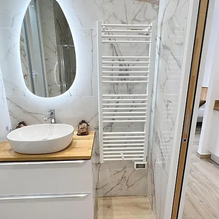 Apartmán The Elegant Cannois Stylish With Balcony - Hyper Centre *