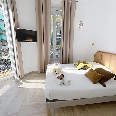 The Elegant Cannois Stylish With Balcony - Hyper Centre *